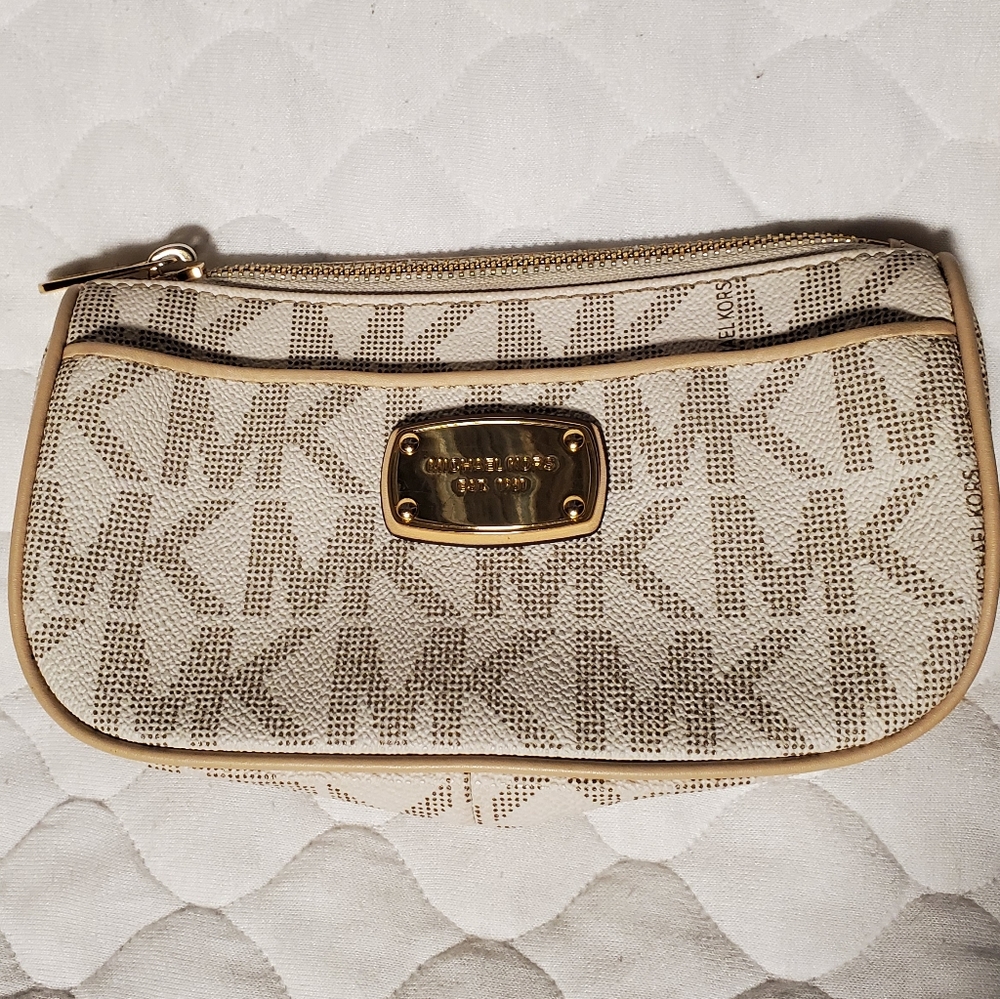 Michael Kors wallet/clutch